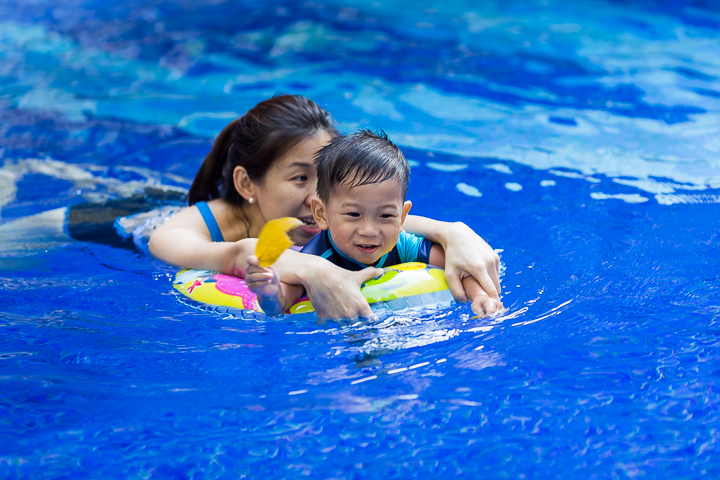 I can swim with mama